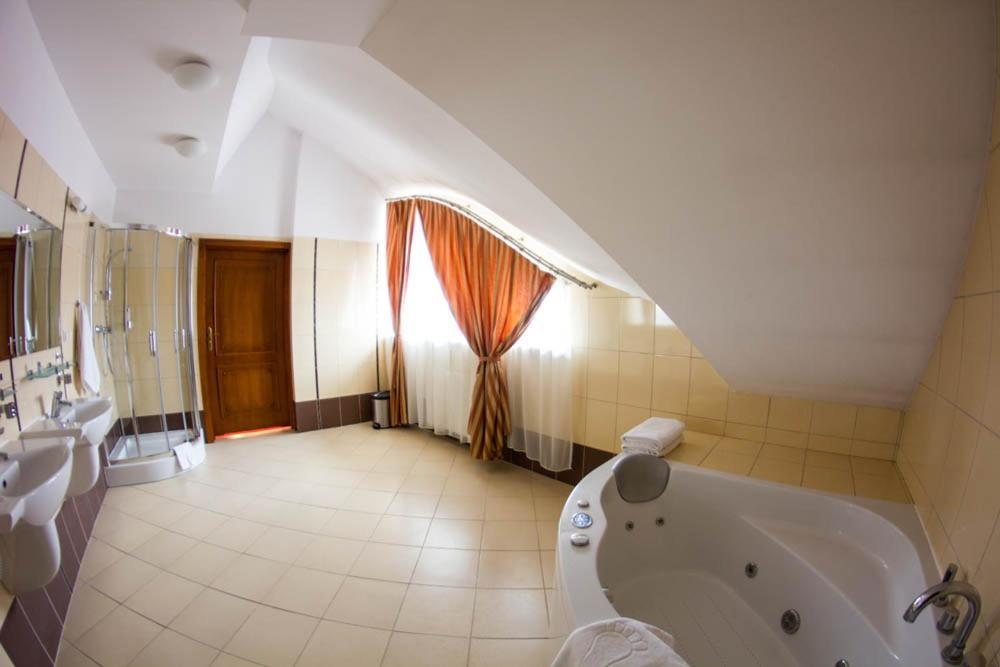 Hotel Stodolka Cminsk Exterior photo