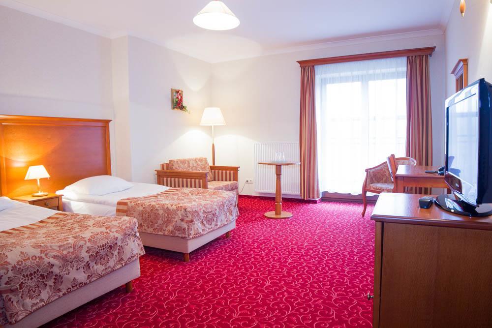 Hotel Stodolka Cminsk Exterior photo
